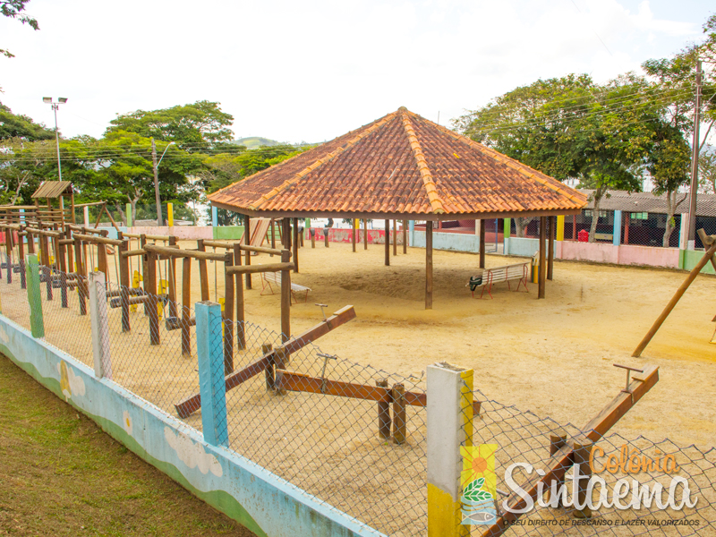 Playground Foto 8